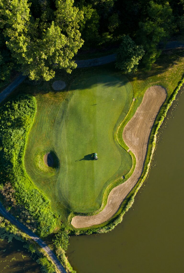 9 innovative Wege, wie Drohnenflugzeuge Ihren Golfplatz aufwerten können